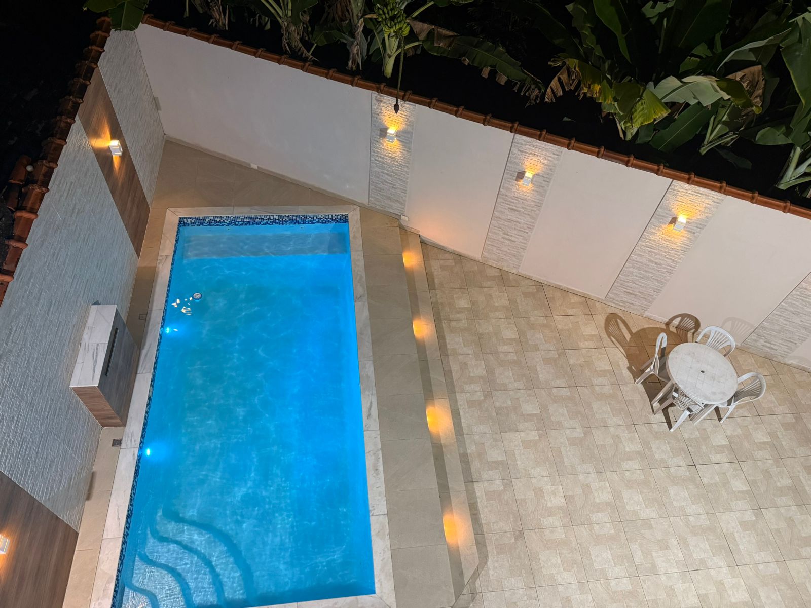 Piscina com LED Noturno